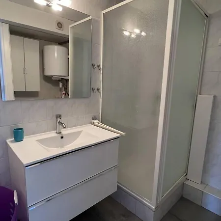 Climatise T2+cabine, 4 Couchages, Parking, A 450m De La - Port - Fr-1-81-595 * Leucate